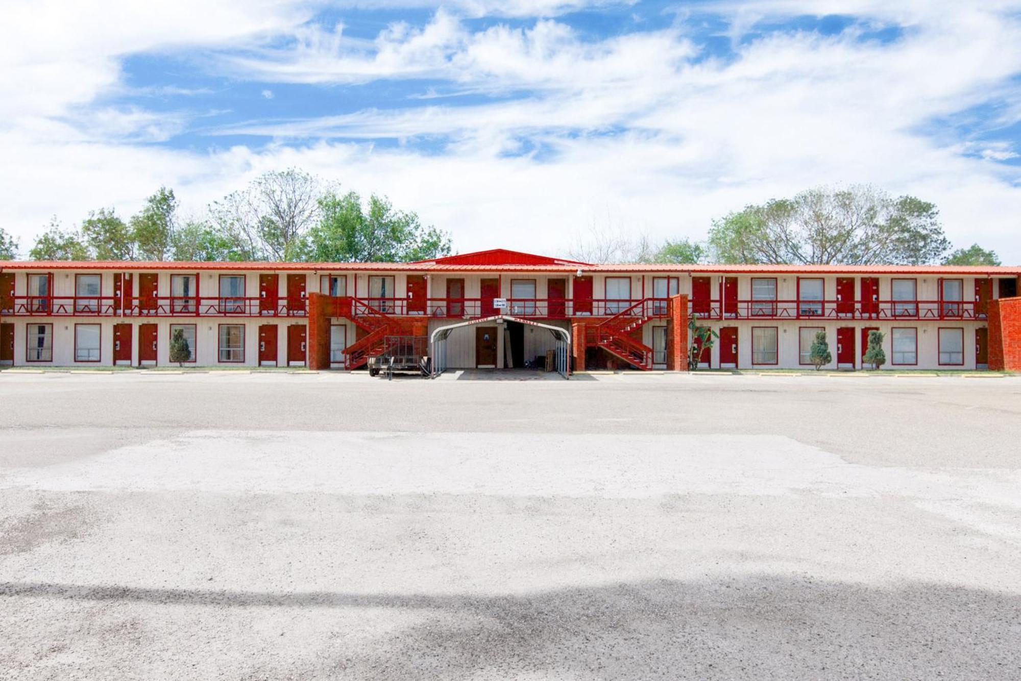 Oyo Hotel Alice Tx Hwy 281 West Esterno foto